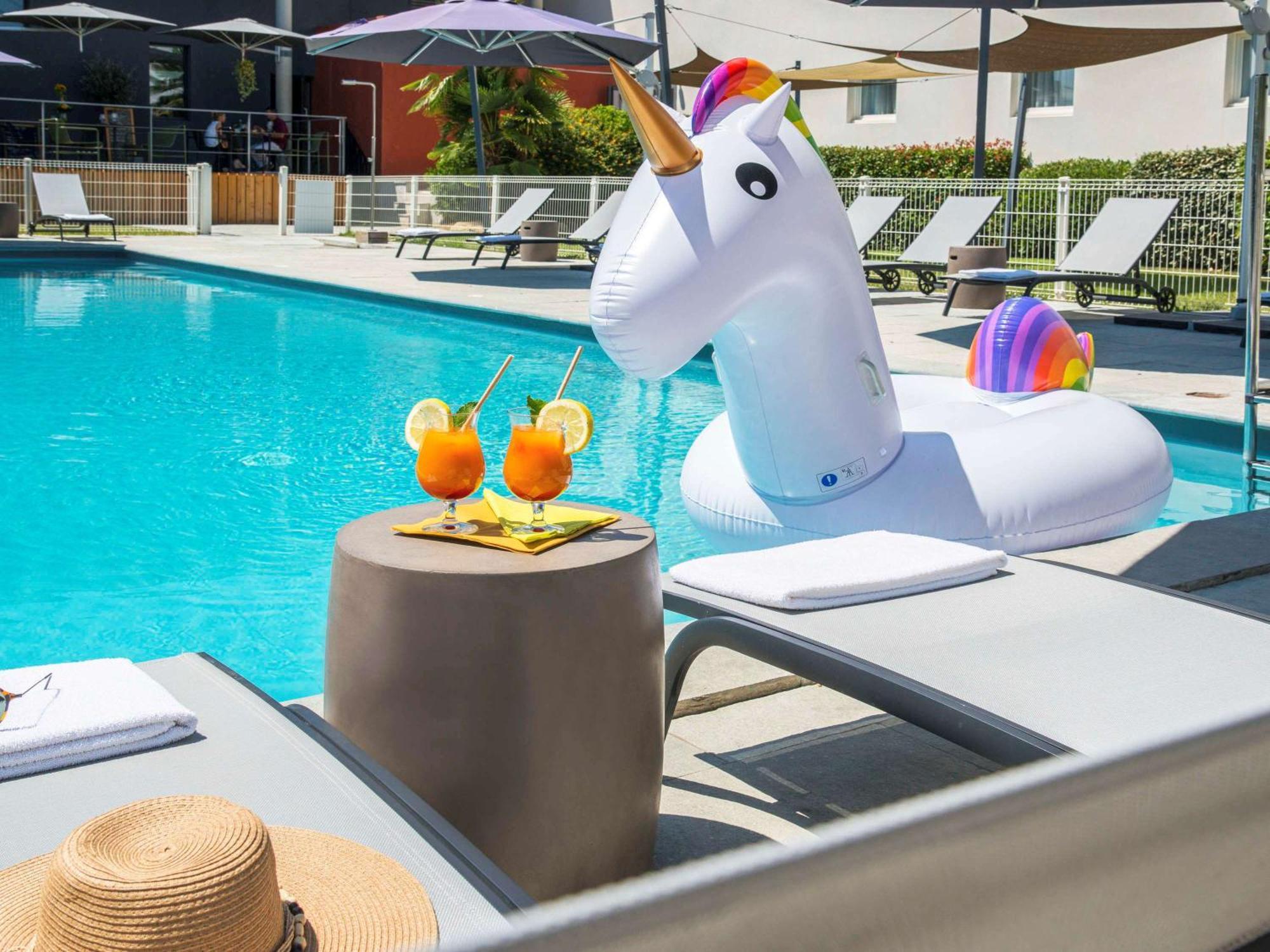 Ibis Styles Pertuis Portes Du Luberon Bagian luar foto