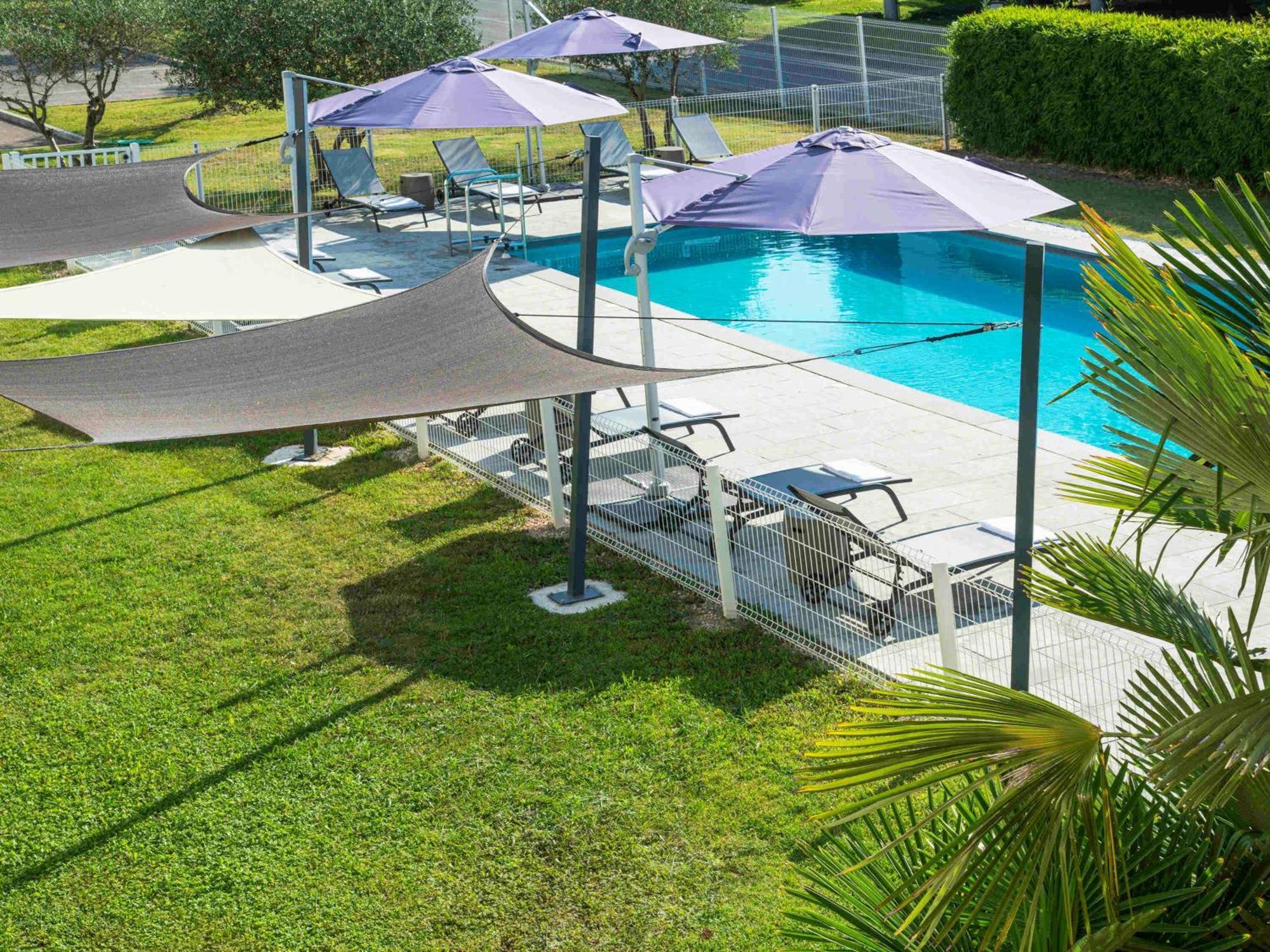Ibis Styles Pertuis Portes Du Luberon Bagian luar foto