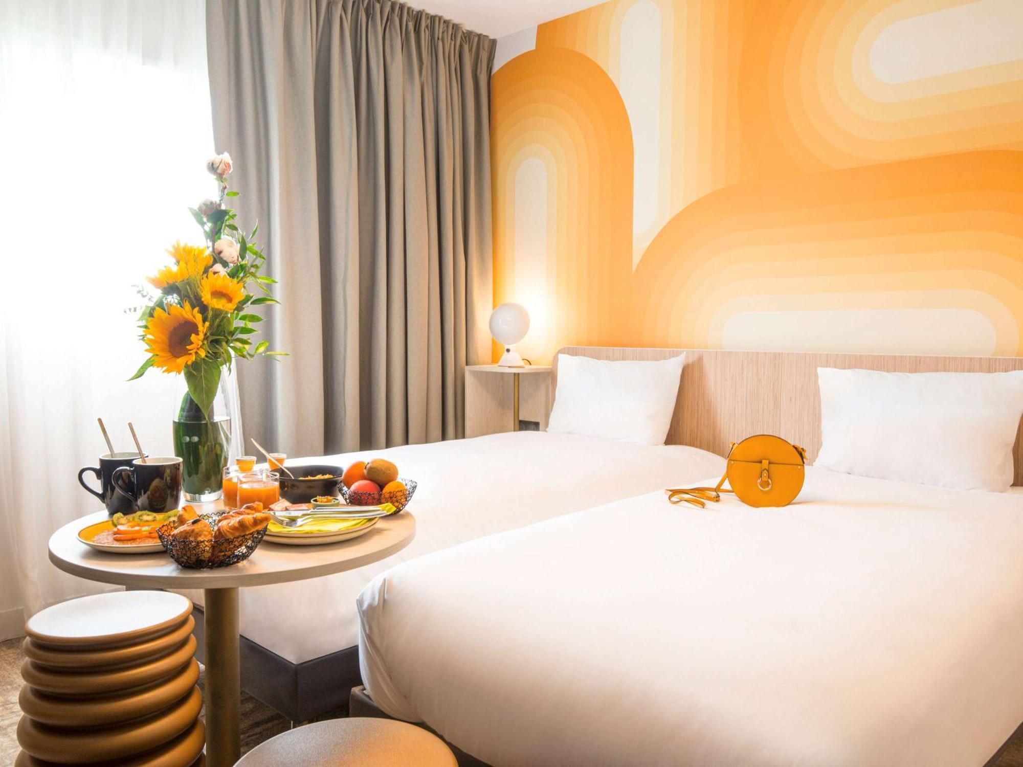Ibis Styles Pertuis Portes Du Luberon Bagian luar foto