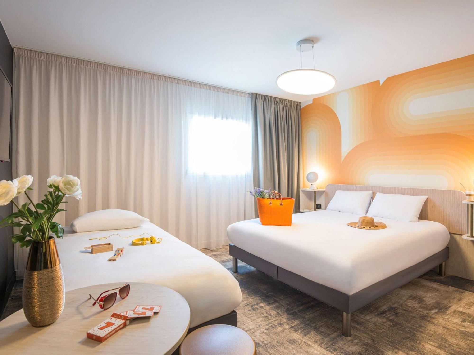 Ibis Styles Pertuis Portes Du Luberon Bagian luar foto