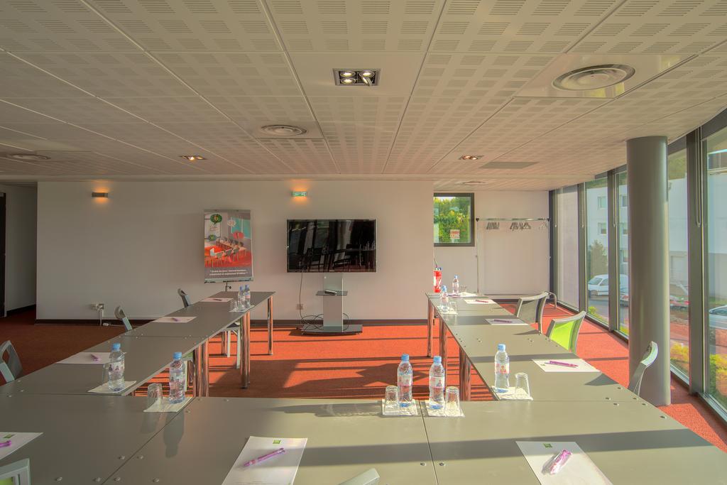 Ibis Styles Pertuis Portes Du Luberon Bagian luar foto
